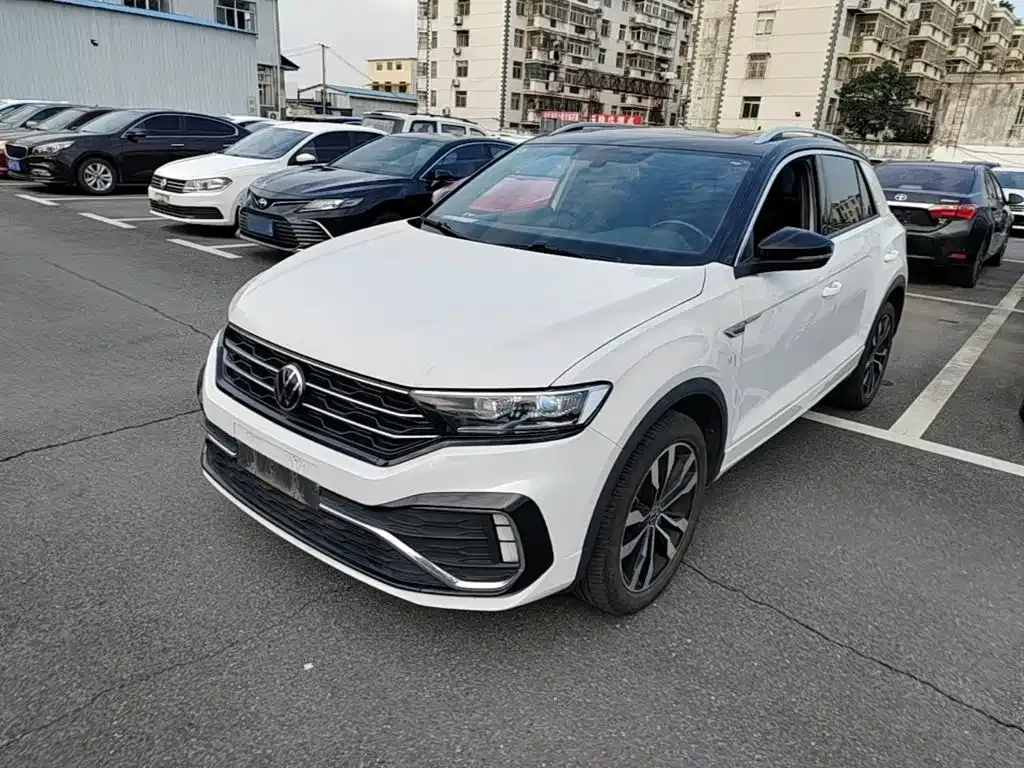 Volkswagen T-Roc — фото 1