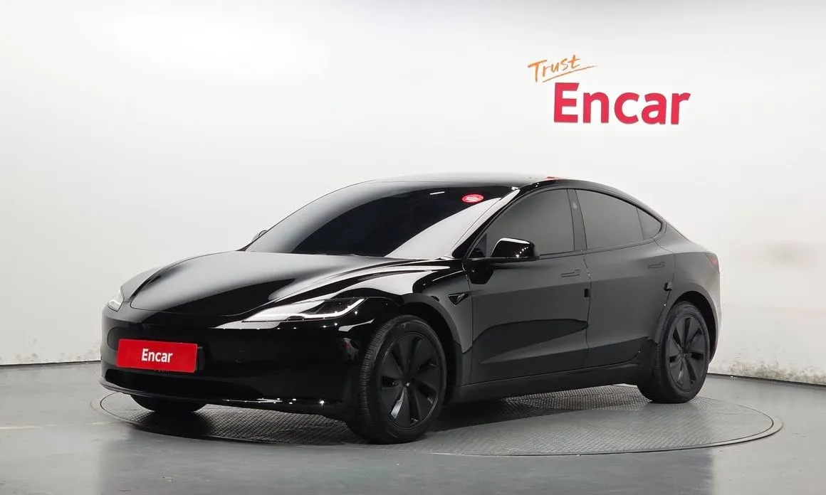 Tesla Model 3 — фото 1