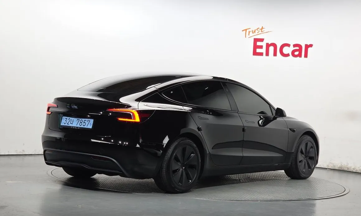 Tesla Model 3 — фото 7