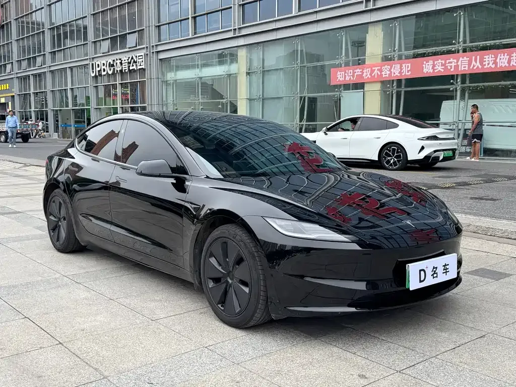 Tesla Model 3 — фото 3