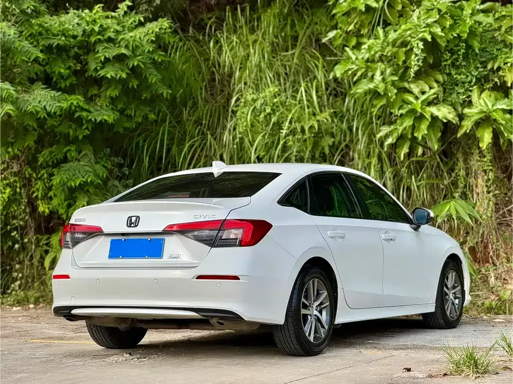 Honda Civic — фото 8