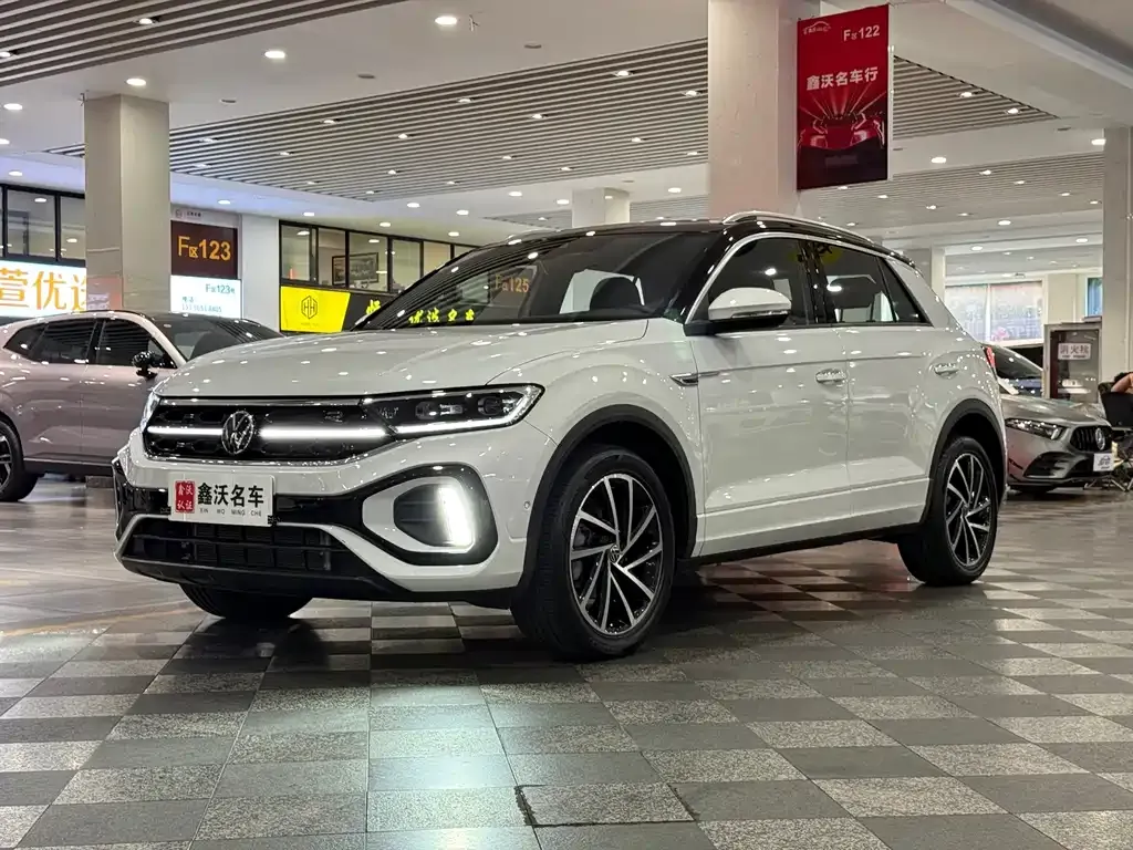 Volkswagen T-Roc — фото 1