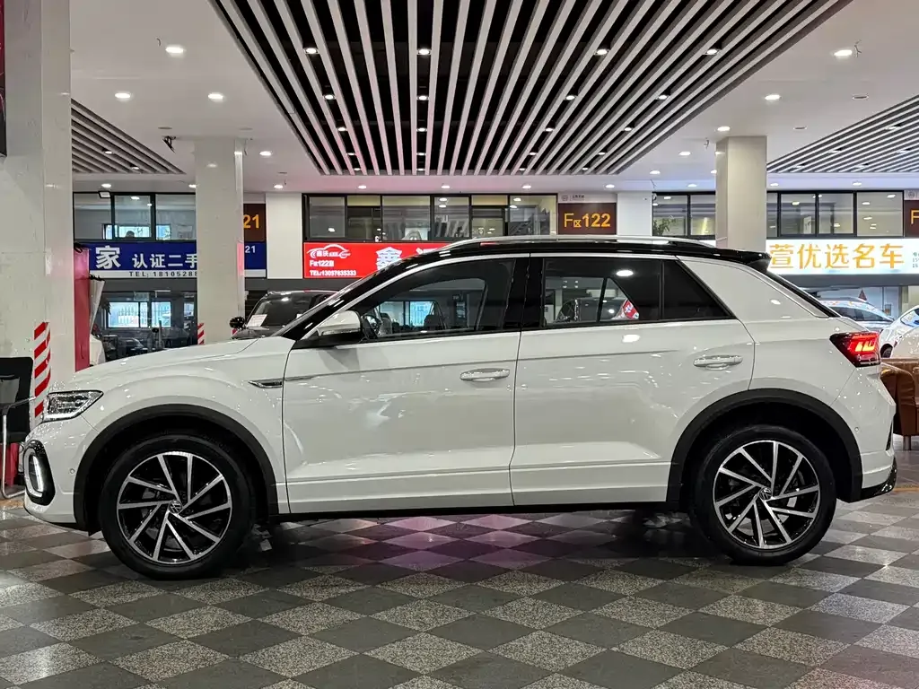 Volkswagen T-Roc — фото 8