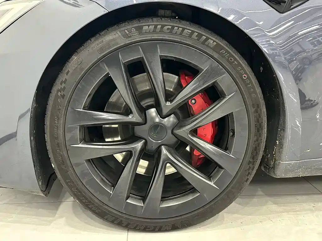 Tesla Model S — фото 7