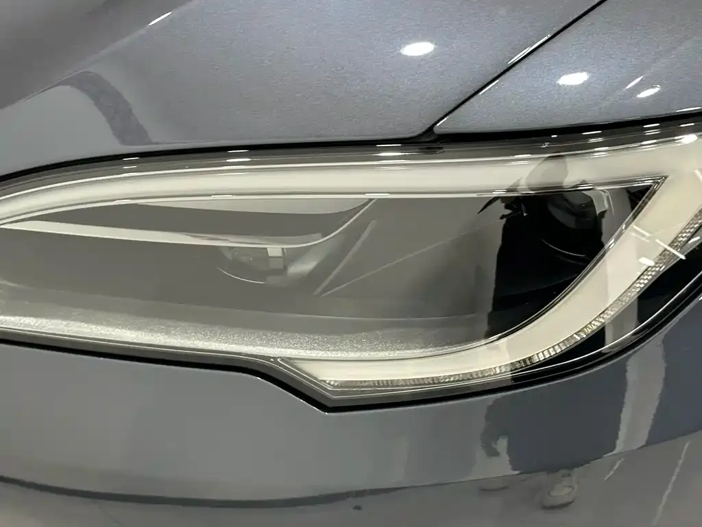 Tesla Model S — фото 5