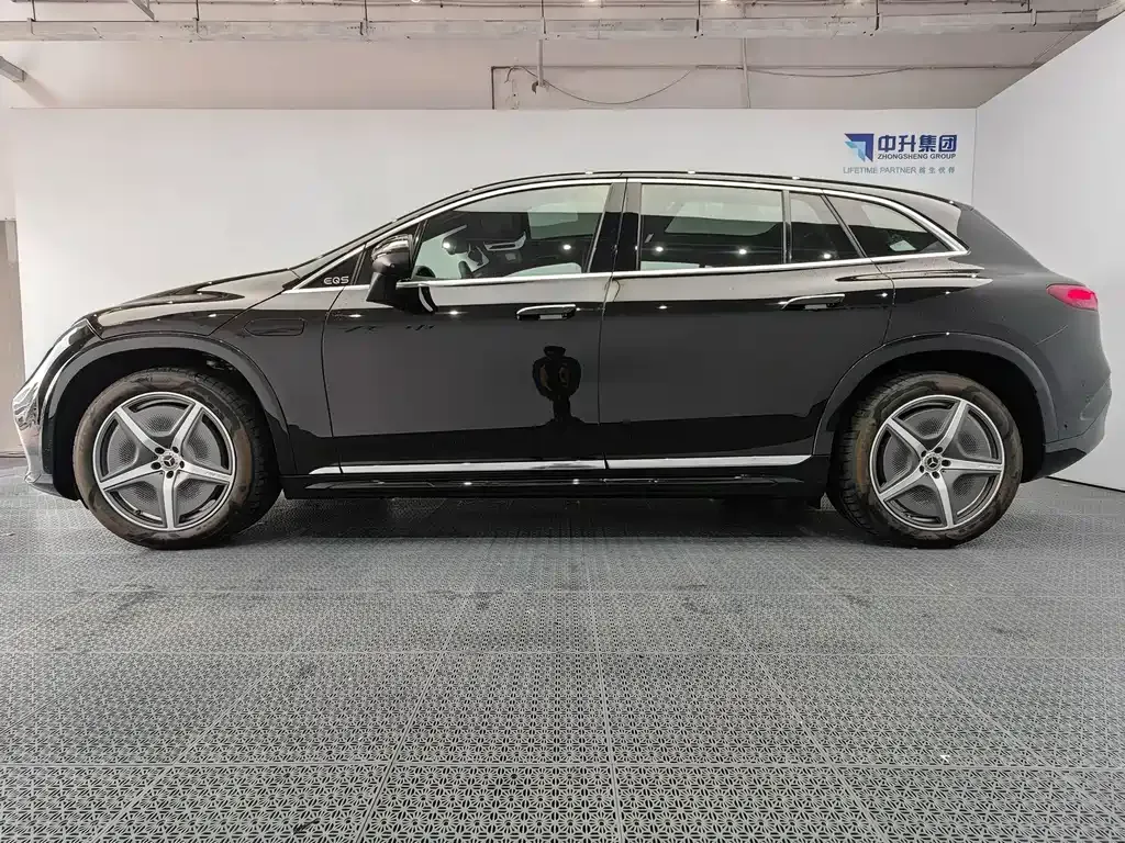 Mercedes-Benz EQS SUV — фото 8