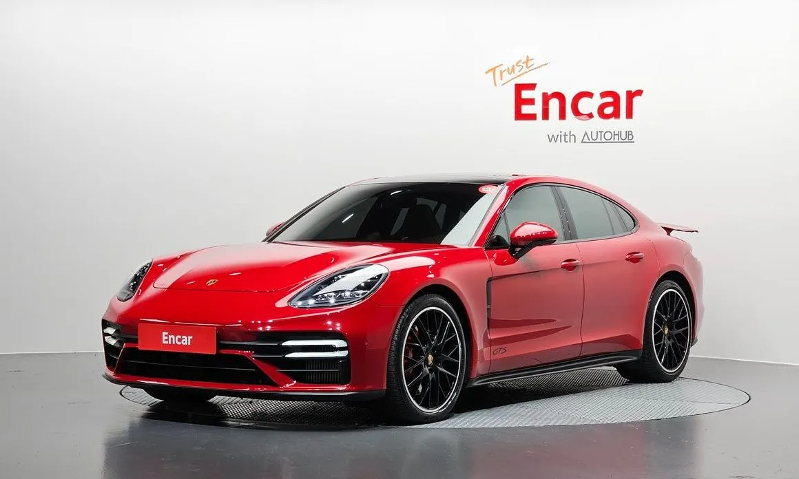 Porsche Panamera — фото 1