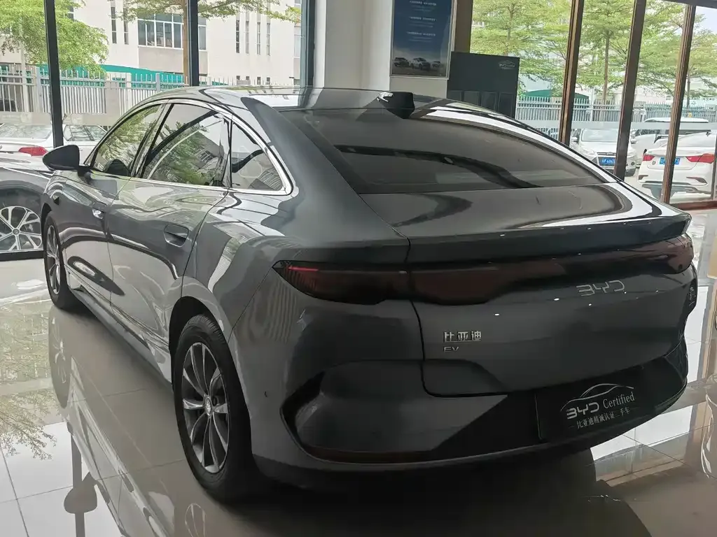 BYD Qin L — фото 8