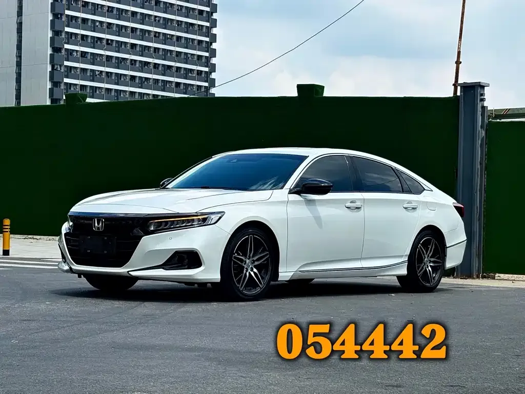 Honda Accord — фото 1
