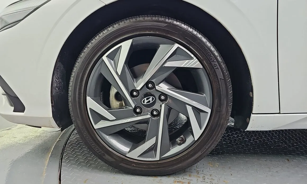 Hyundai AVANTE — фото 2