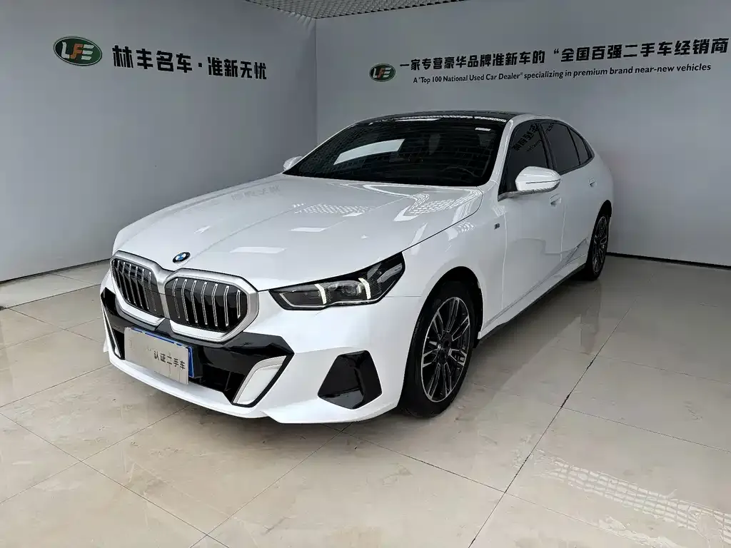 BMW 5 Series — фото 1