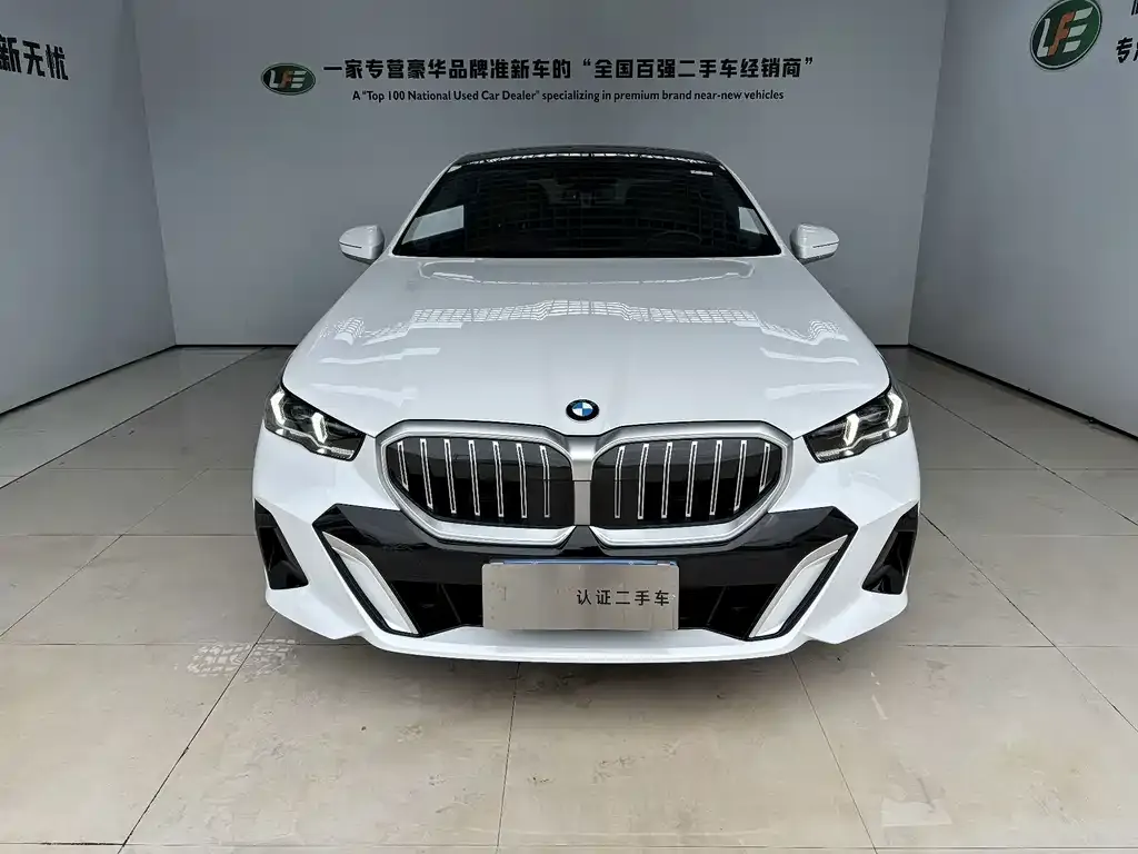 BMW 5 Series — фото 4