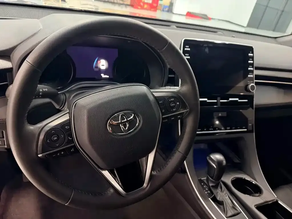 Toyota Avalon — фото 2