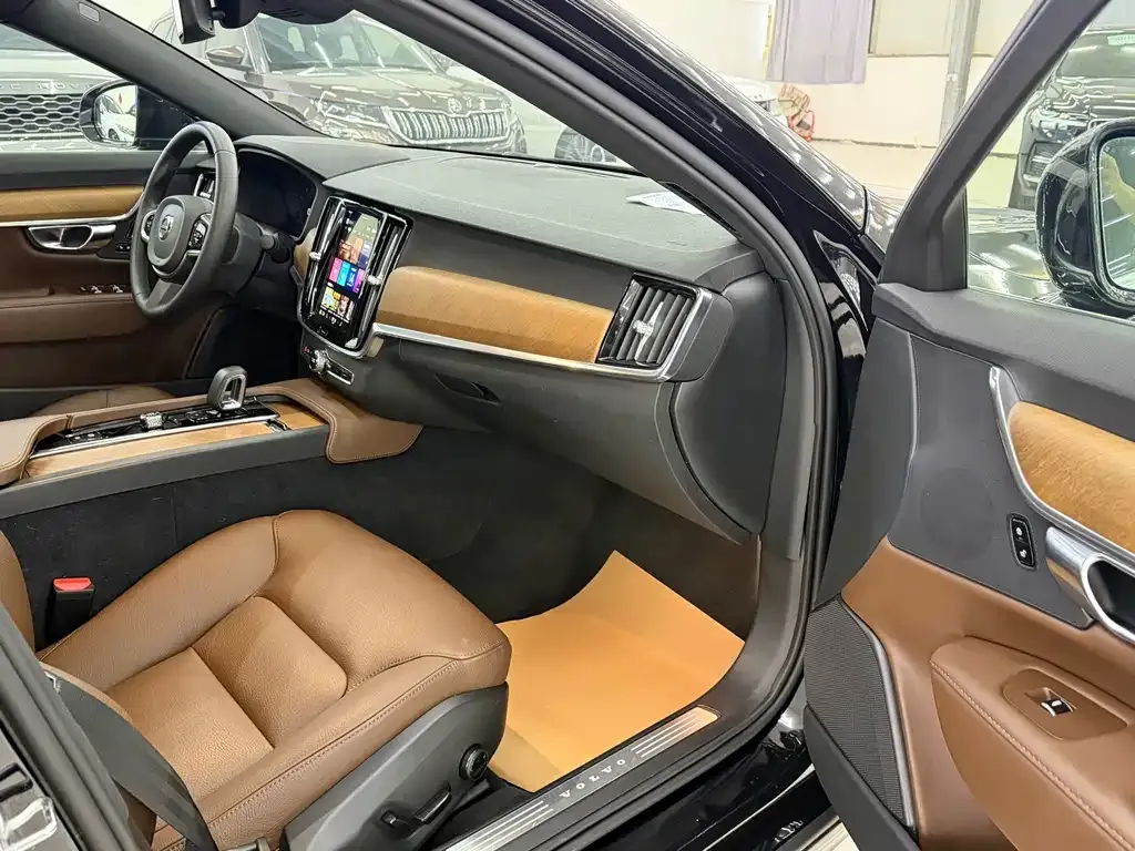 Volvo S90 — фото 9