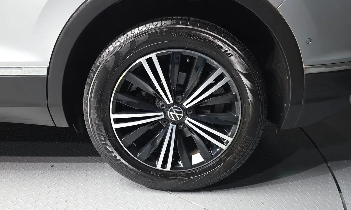 Volkswagen Tiguan — фото 5