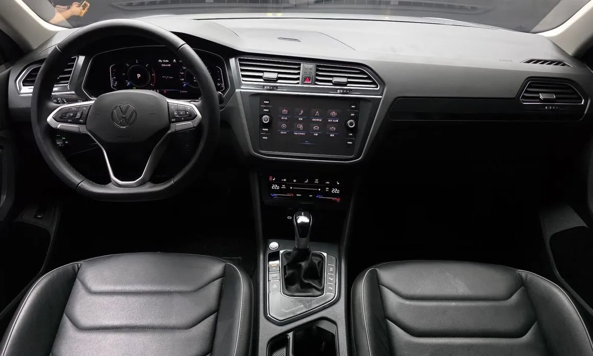 Volkswagen Tiguan — фото 4