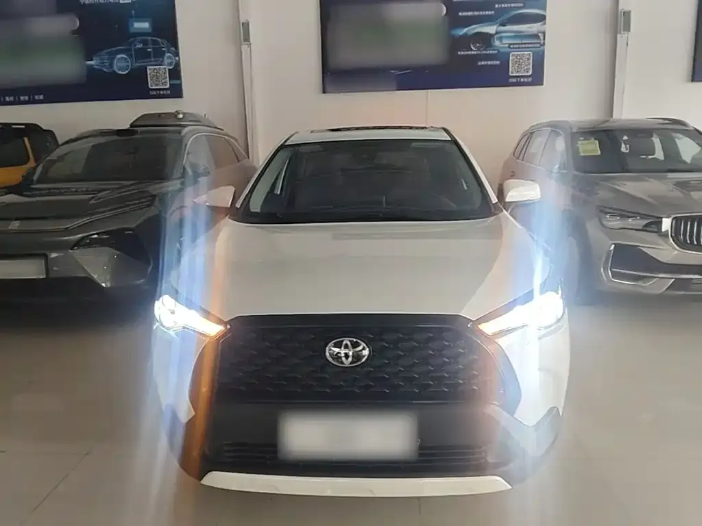 Toyota Corolla Cross — фото 8