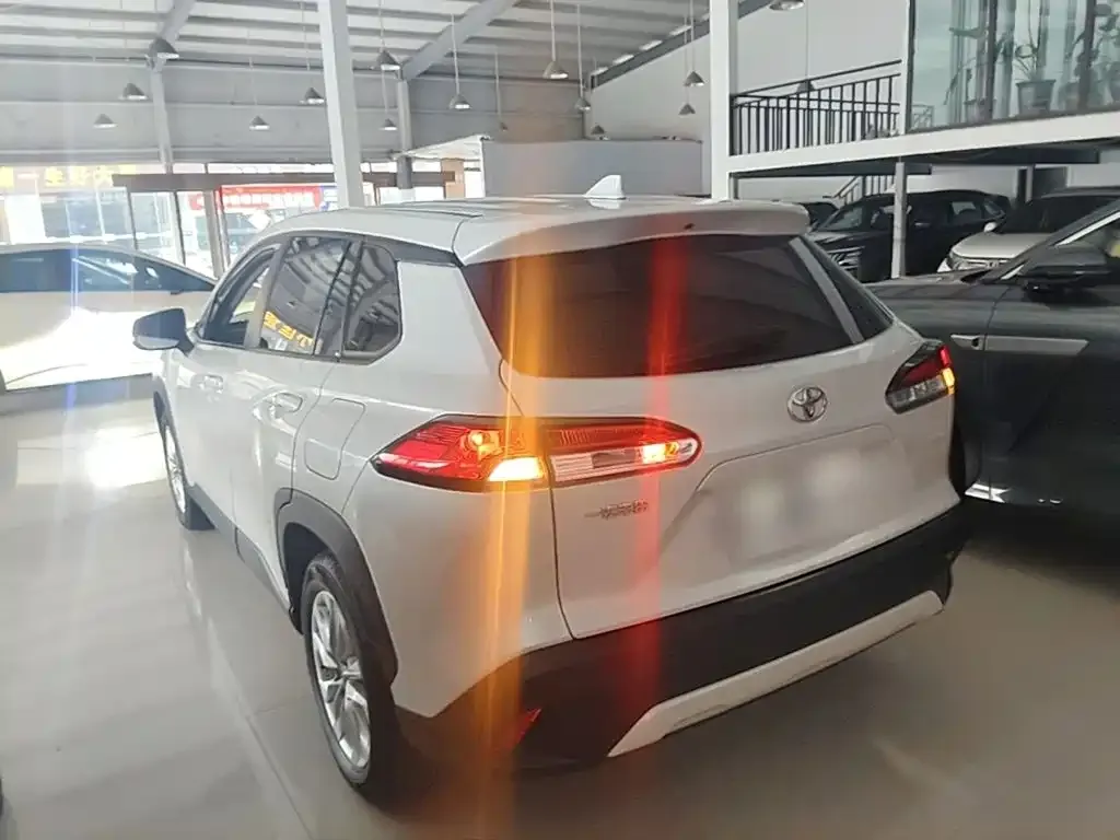 Toyota Corolla Cross — фото 3