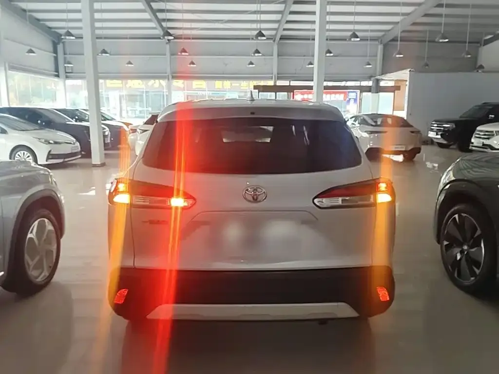 Toyota Corolla Cross — фото 1