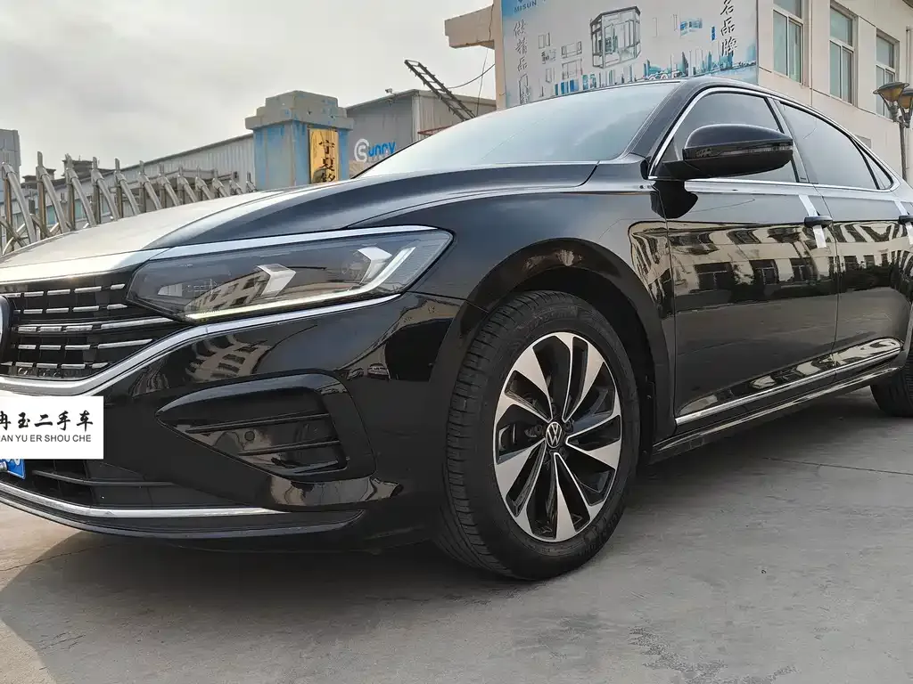 Volkswagen Passat — фото 1