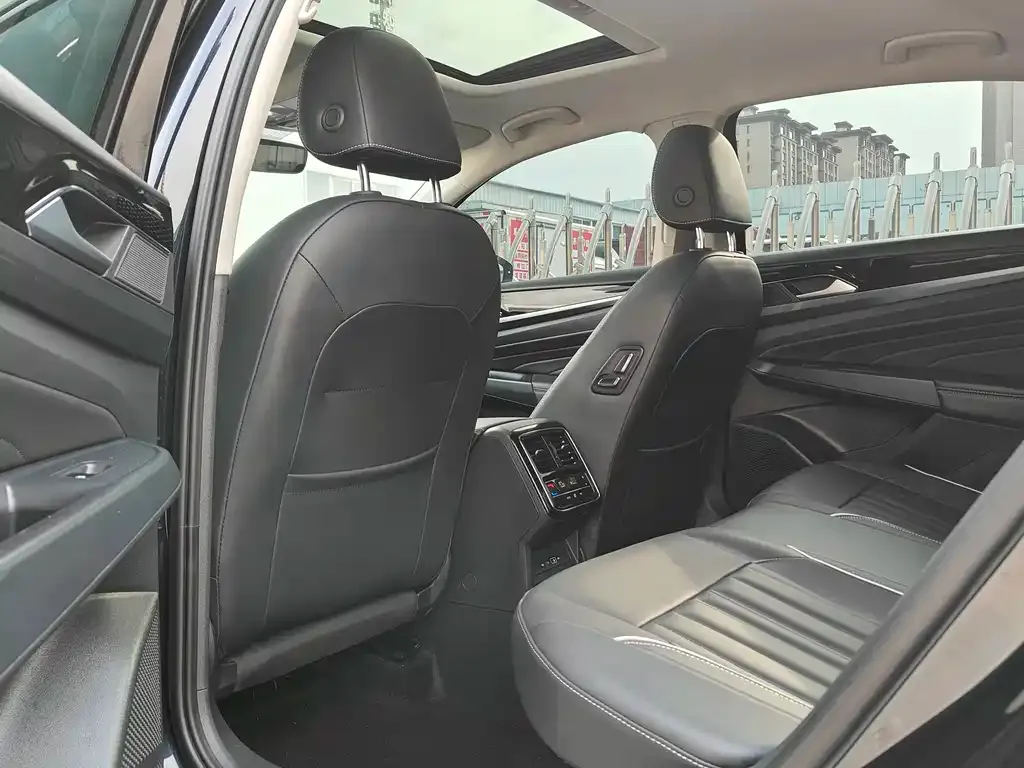 Volkswagen Passat — фото 6