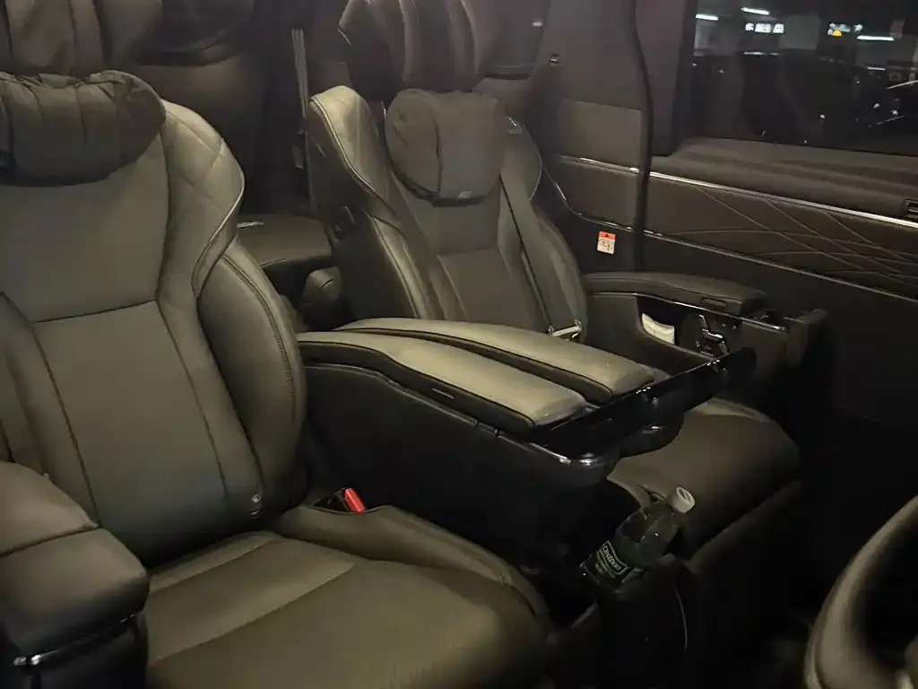 Toyota Alphard — фото 3