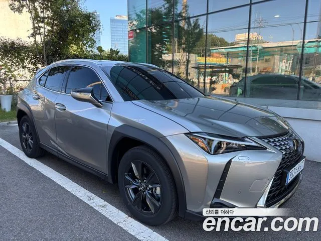 Lexus UX — фото 10