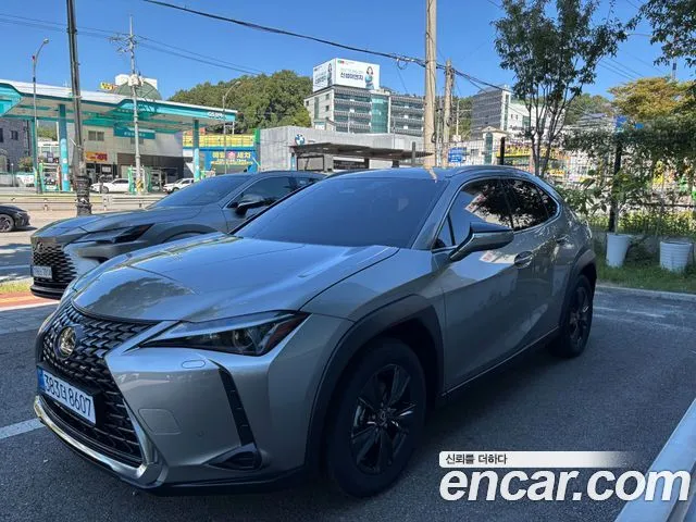 Lexus UX — фото 6