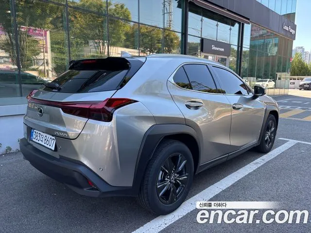 Lexus UX — фото 7