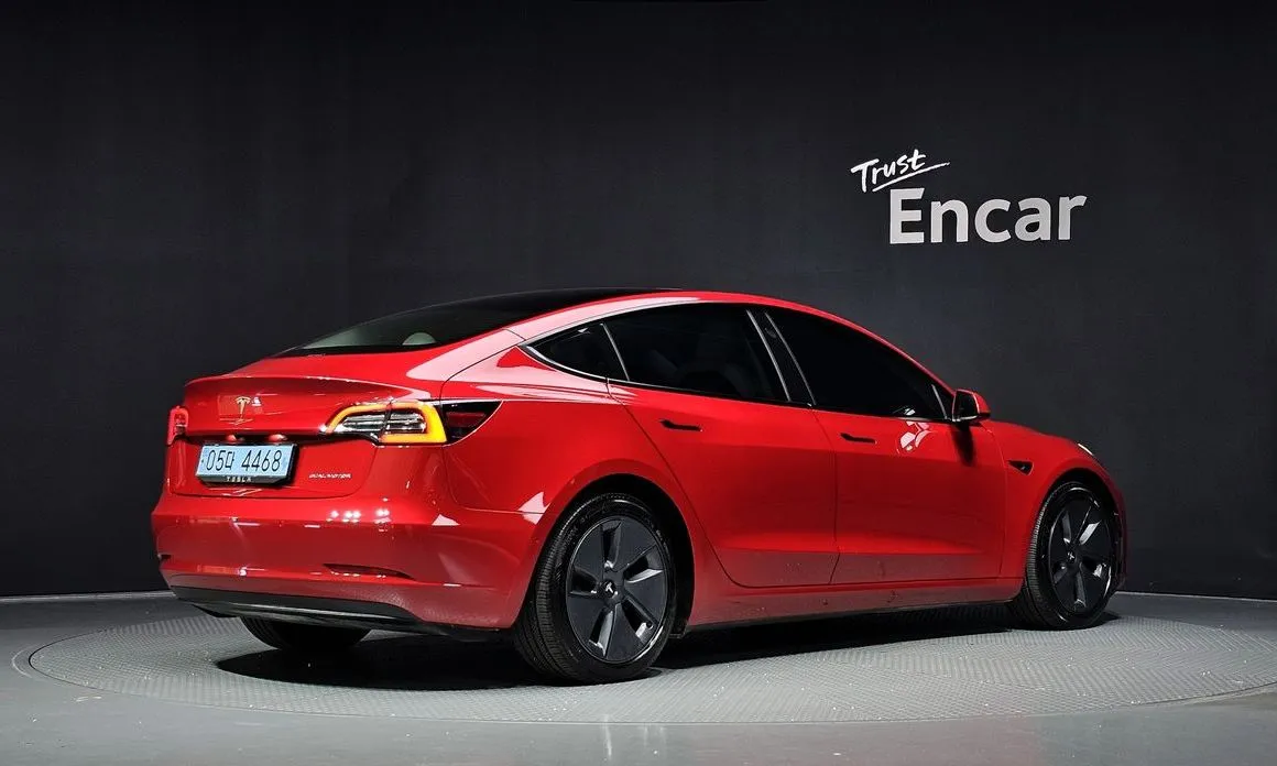Tesla Model 3 — фото 6