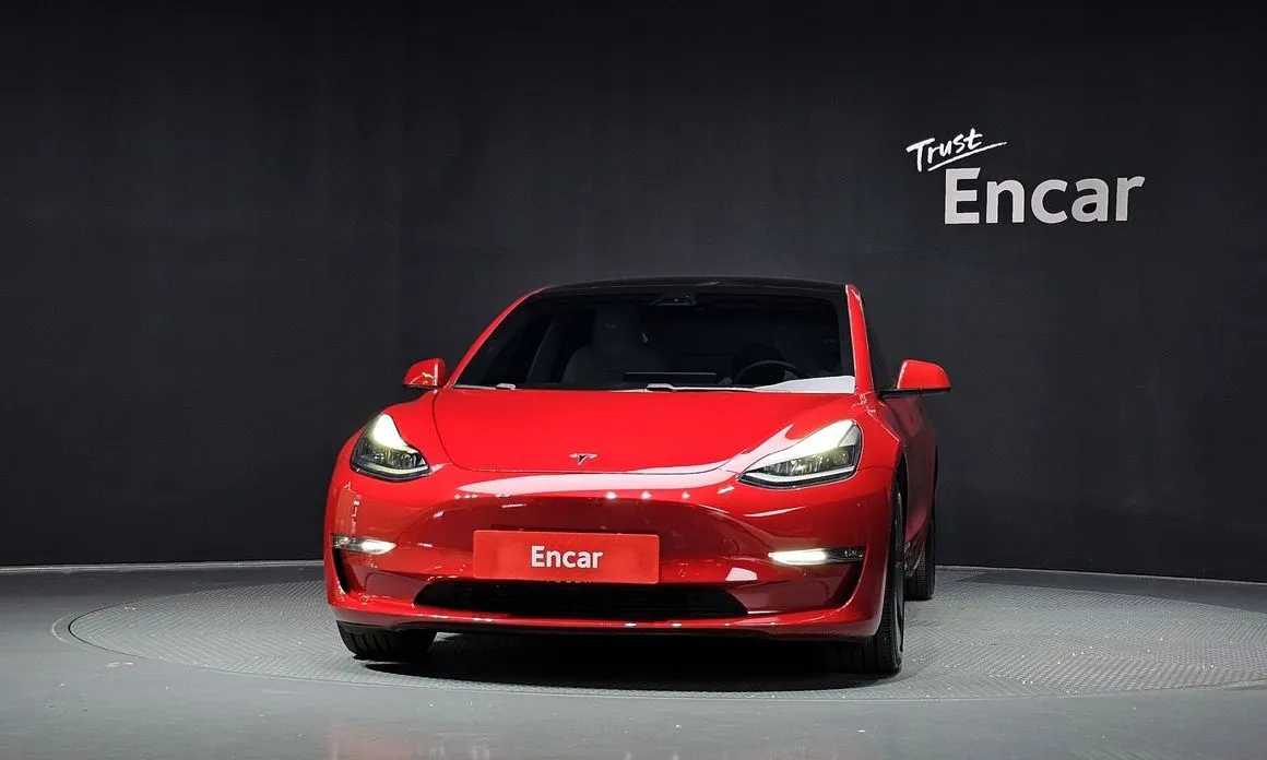 Tesla Model 3 — фото 2