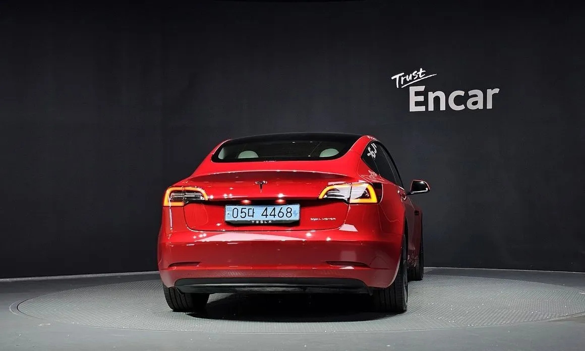 Tesla Model 3 — фото 3
