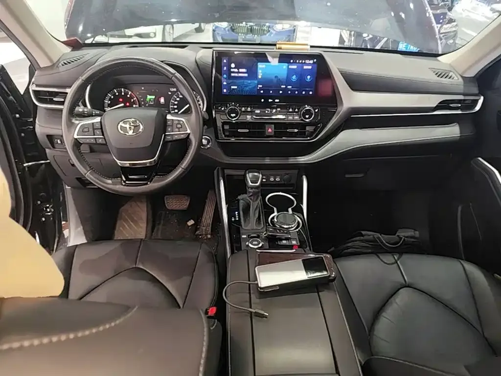 Toyota Highlander — фото 5