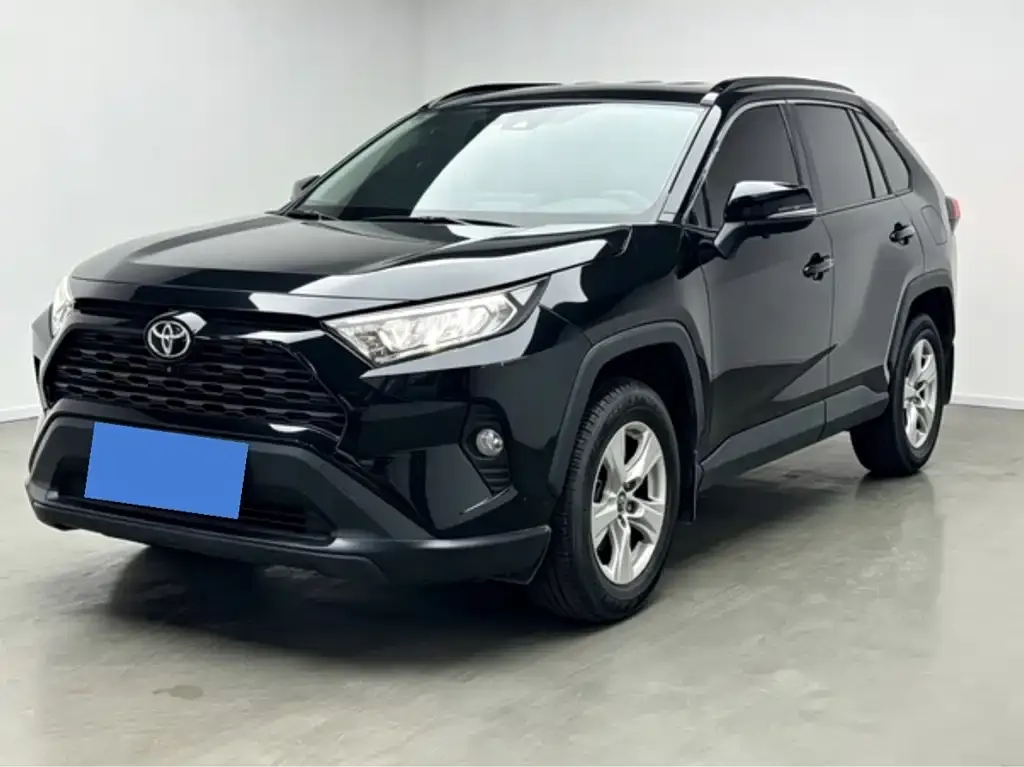 Toyota RAV4 — фото 1
