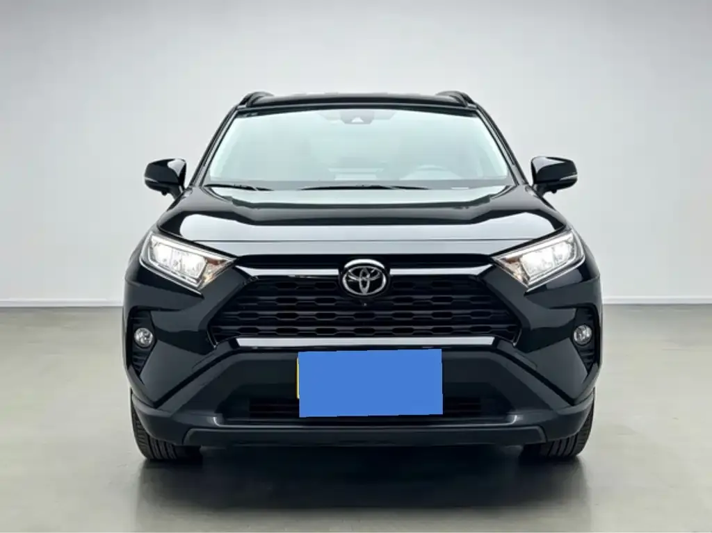 Toyota RAV4 — фото 8