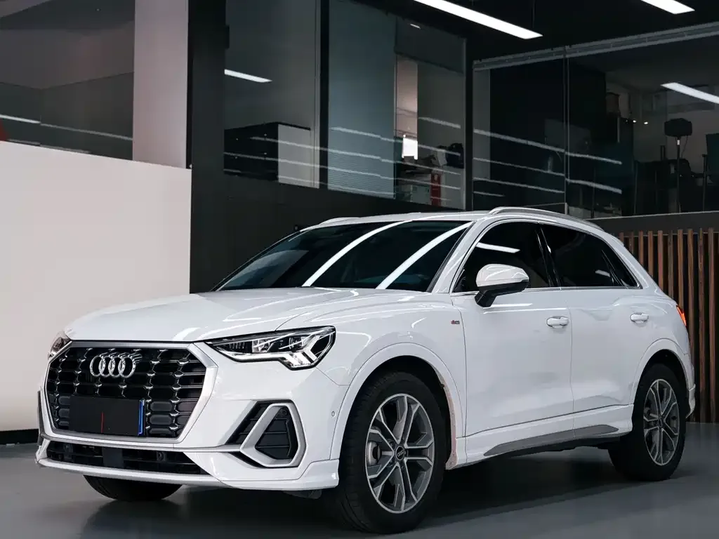 Audi Q3 — фото 1