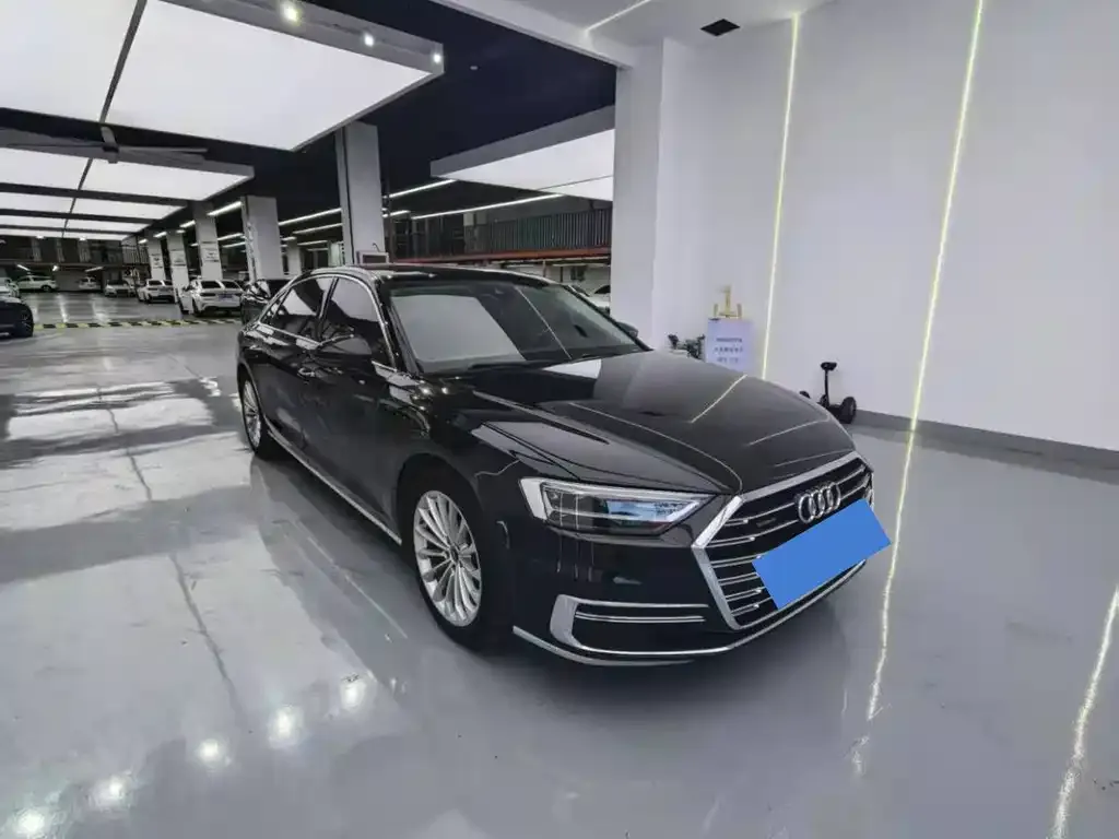 Audi A8 — фото 2