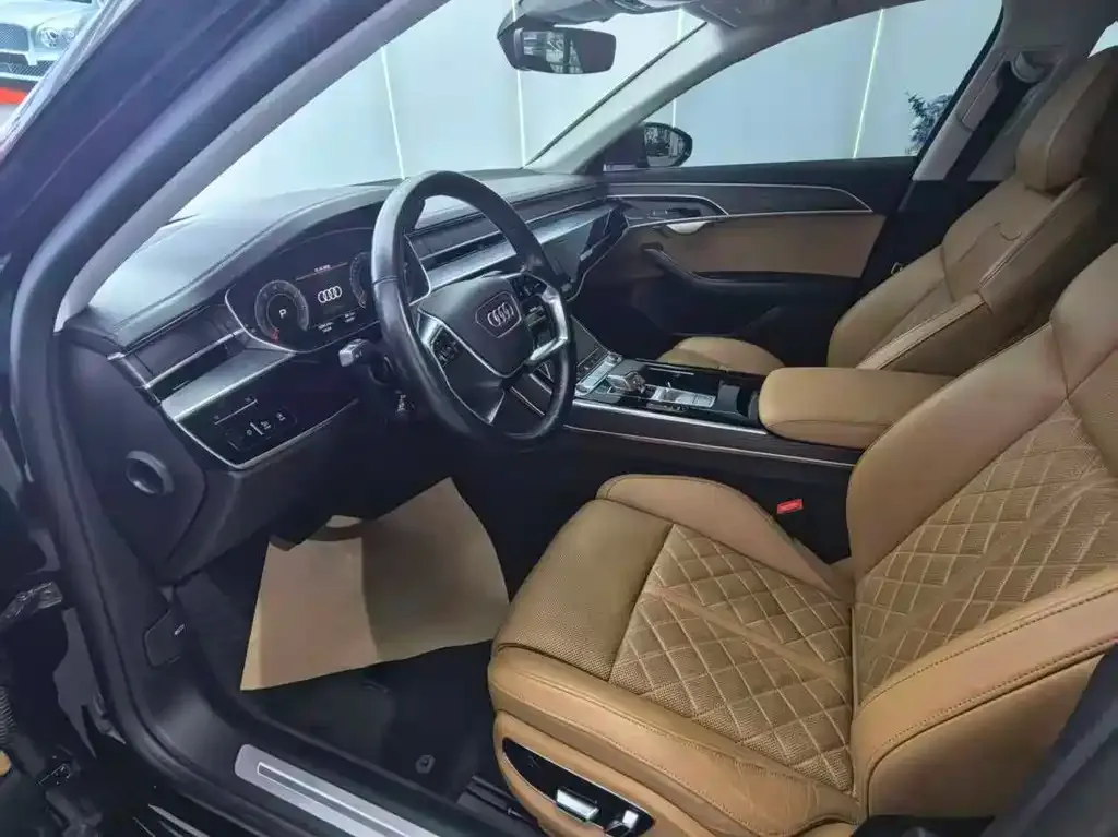 Audi A8 — фото 10