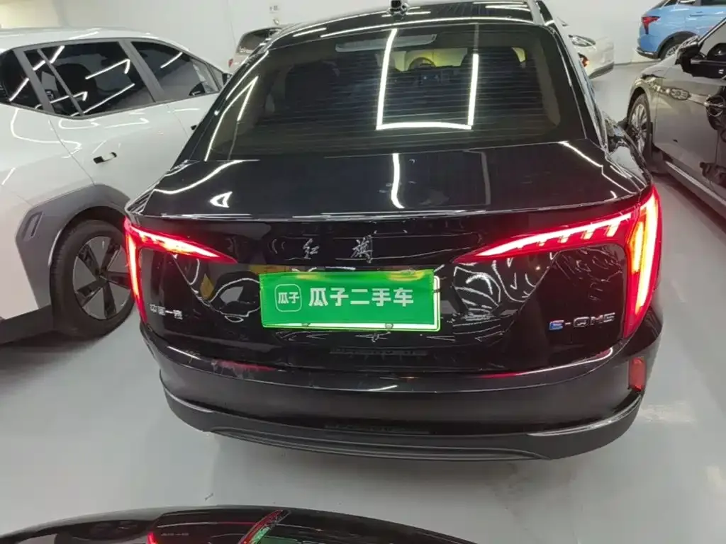 Hongqi E-QM5 — фото 8