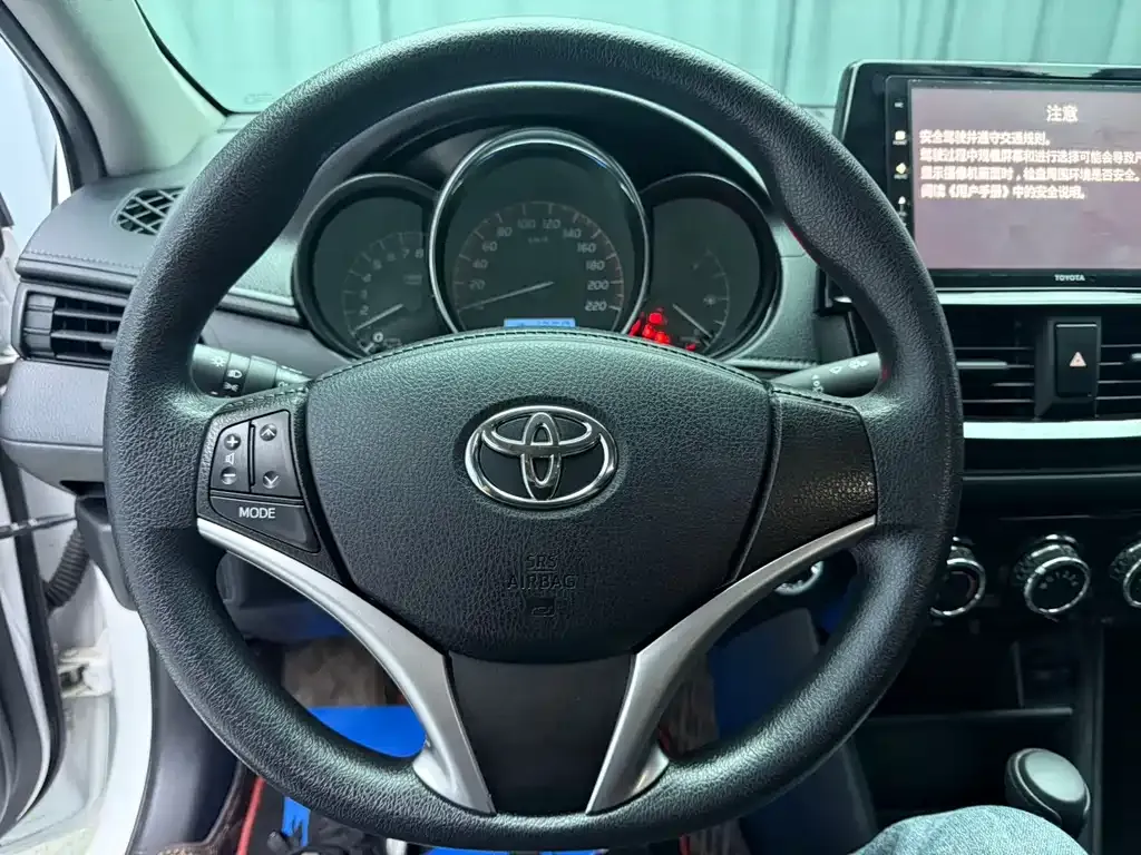 Toyota Vios — фото 10