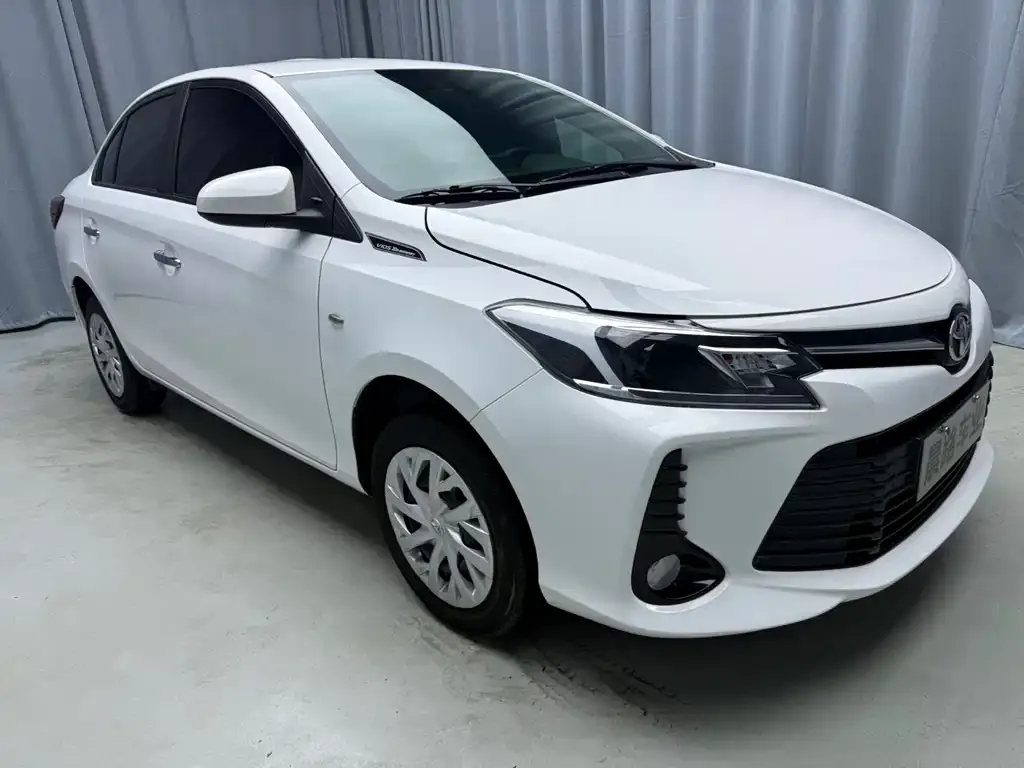 Toyota Vios — фото 9