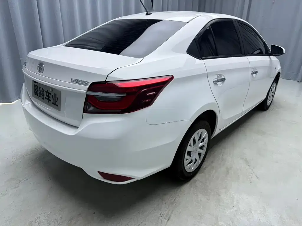 Toyota Vios — фото 2