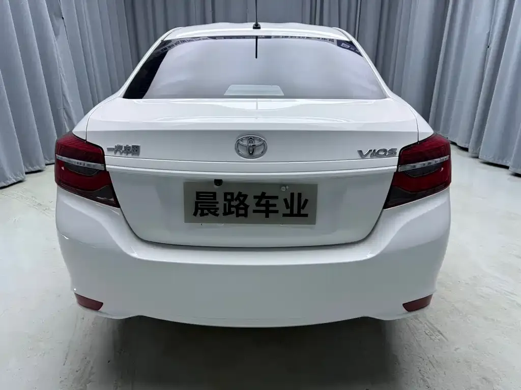 Toyota Vios — фото 6