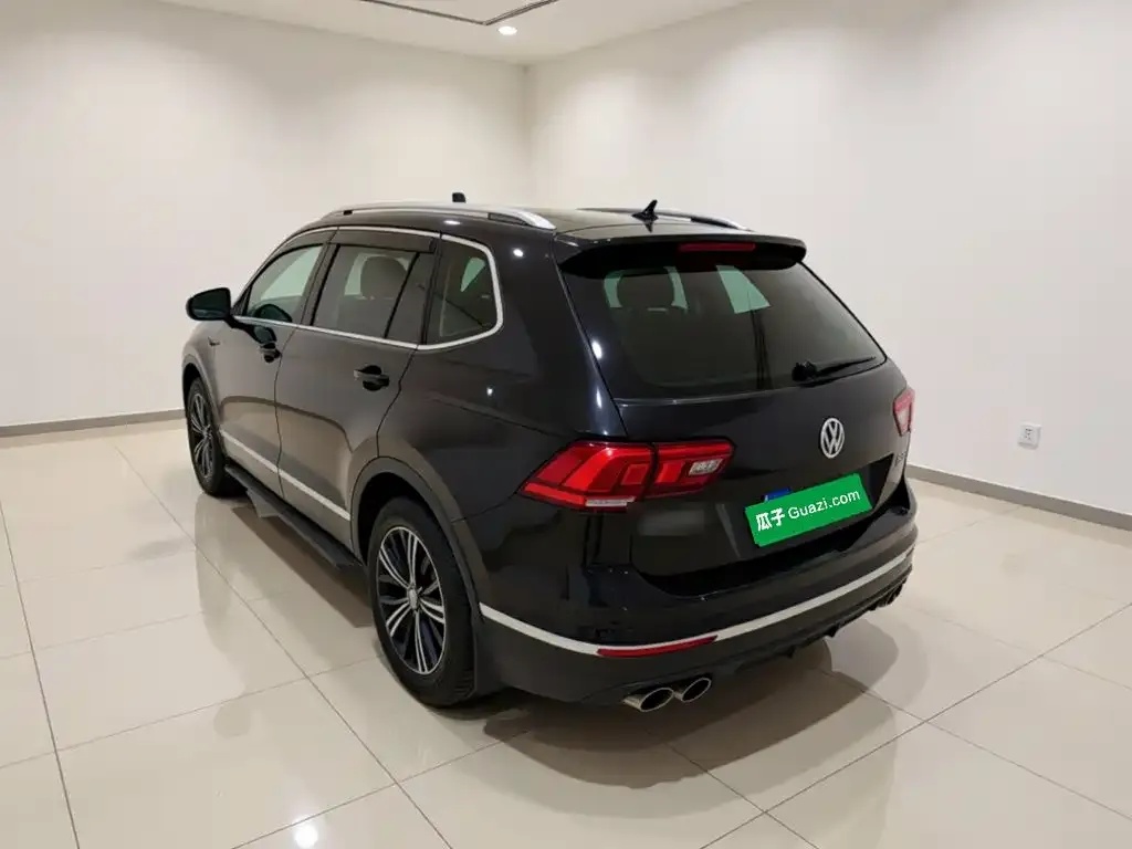 Volkswagen Tiguan L — фото 8