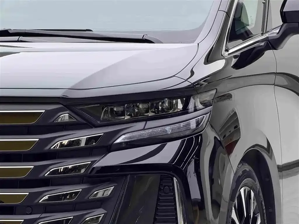 Toyota Vellfire — фото 10