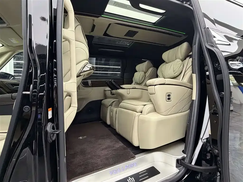 Toyota Vellfire — фото 8