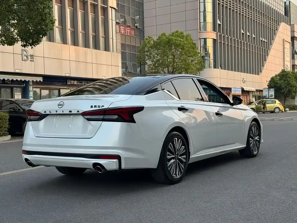 Nissan Teana — фото 2
