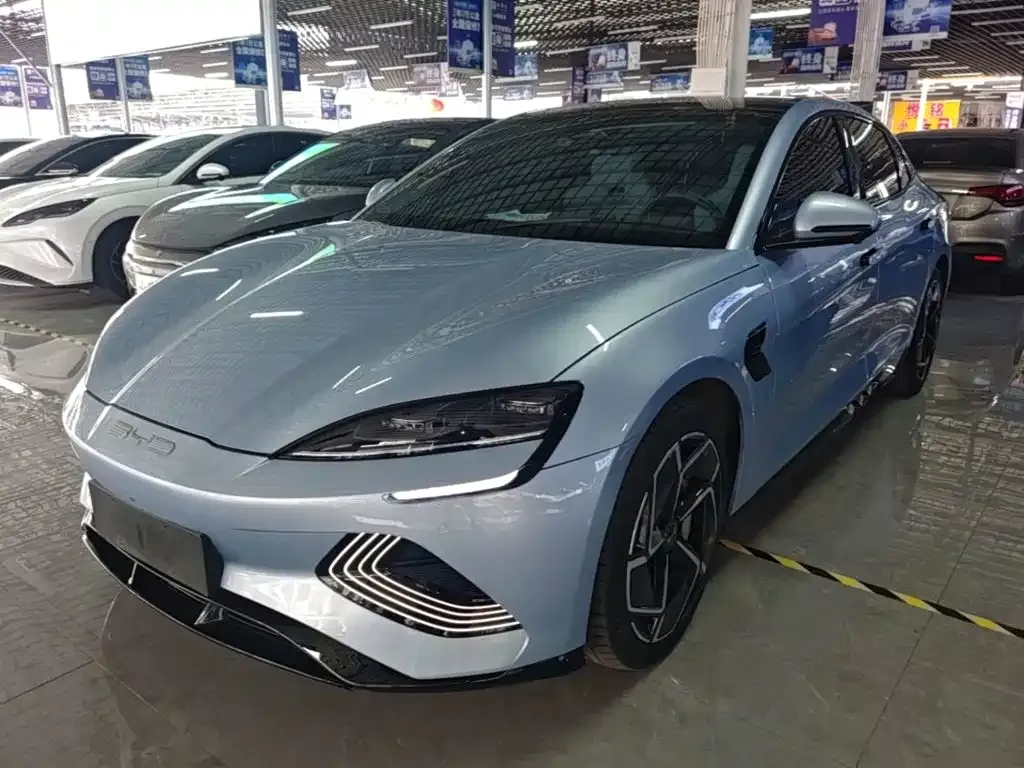 BYD Seal — фото 1