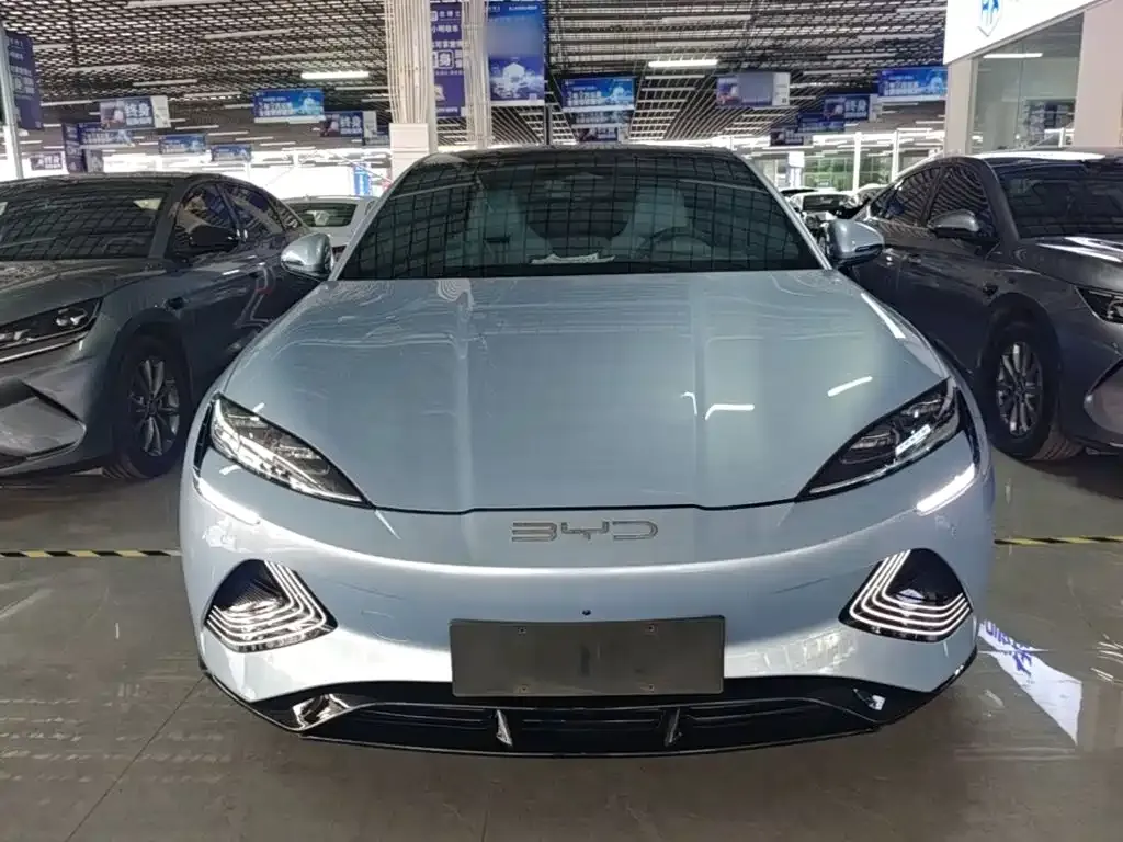 BYD Seal — фото 8