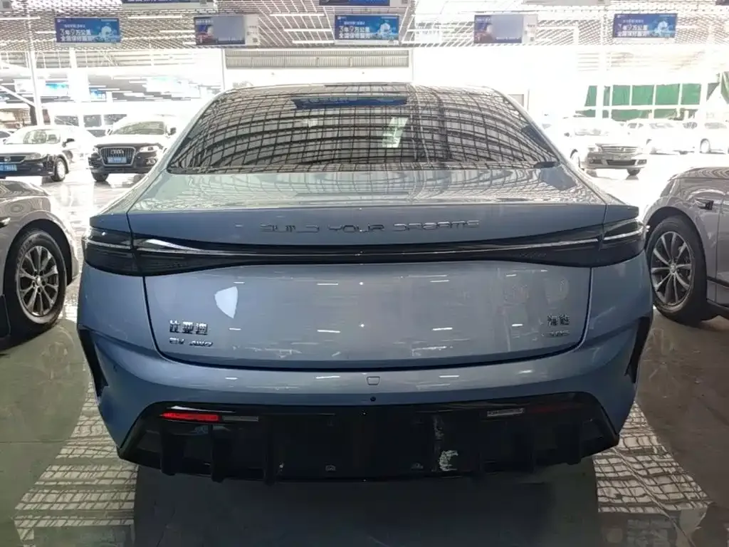 BYD Seal — фото 3